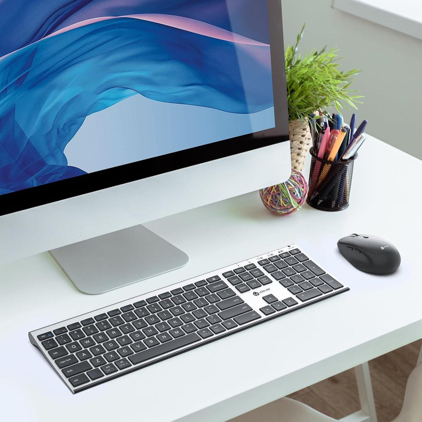 Tastatură Si Mouse iClever BK23, Bluetooth 5.1, Fără Fir, Reîncărcabilă USB-C, Cu Tastatură Numerică, Ultra-Subțire, Asociere Pana La Trei Dispozitive, Clic Silentios, Multi-OS