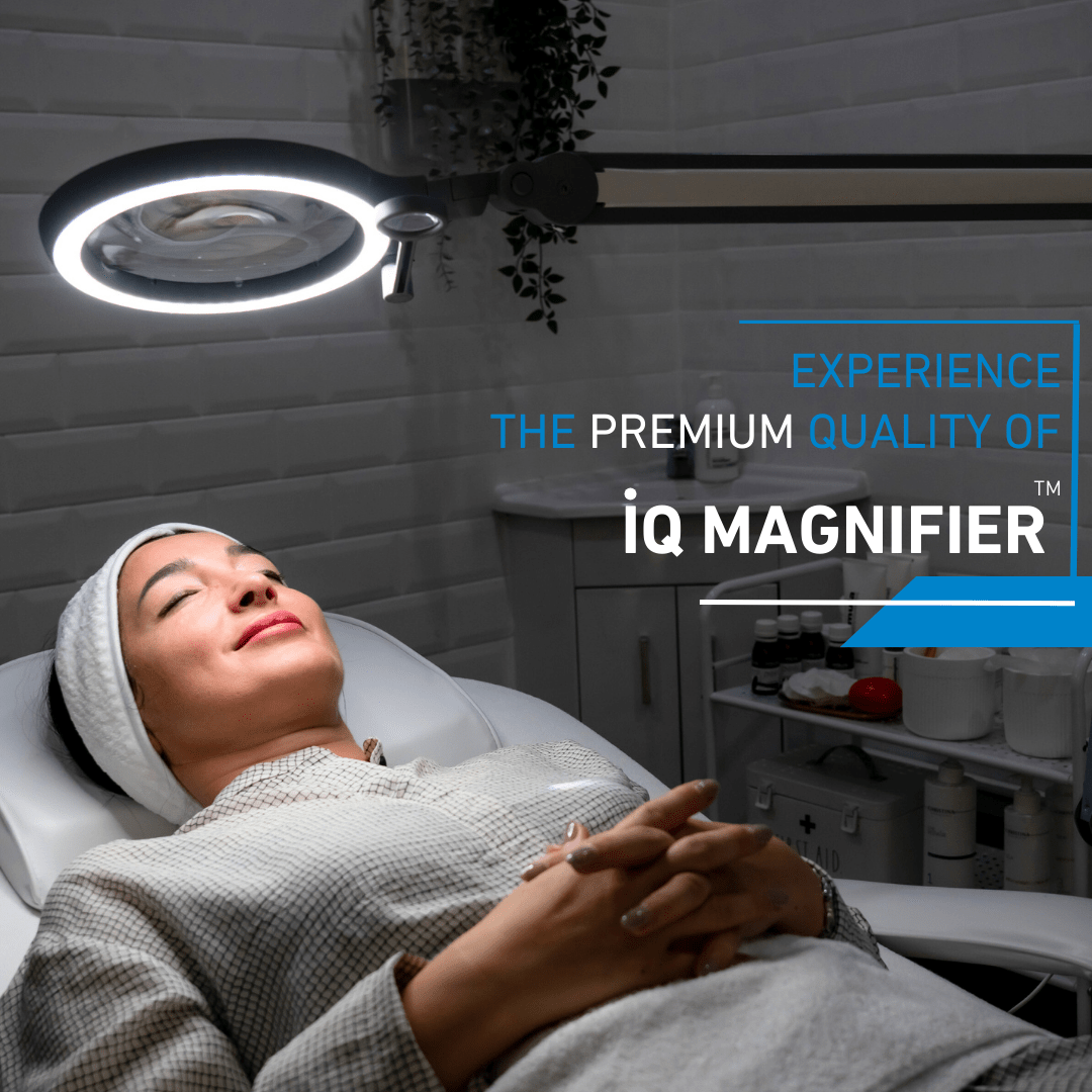 Lampă LED cu Lupă iQ Daylight