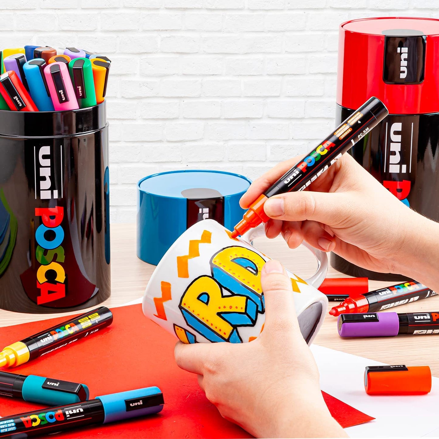 Posca Paint Marker 18 Culori PC-5M Multicolor Set