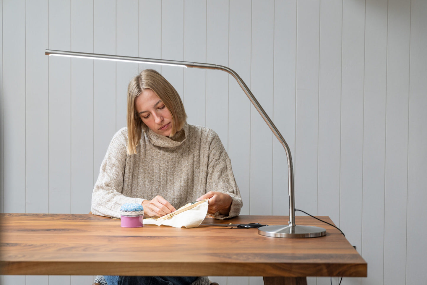 Lampă de Masă Slimline 4 Daylight – Oțel Periat