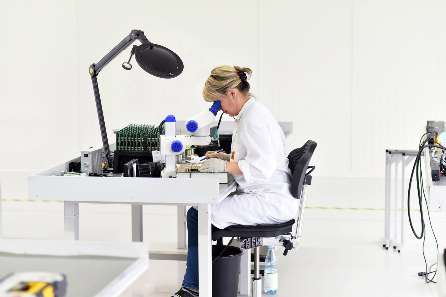 Lupă iQ ESD cu Lumină Daylight & UV
