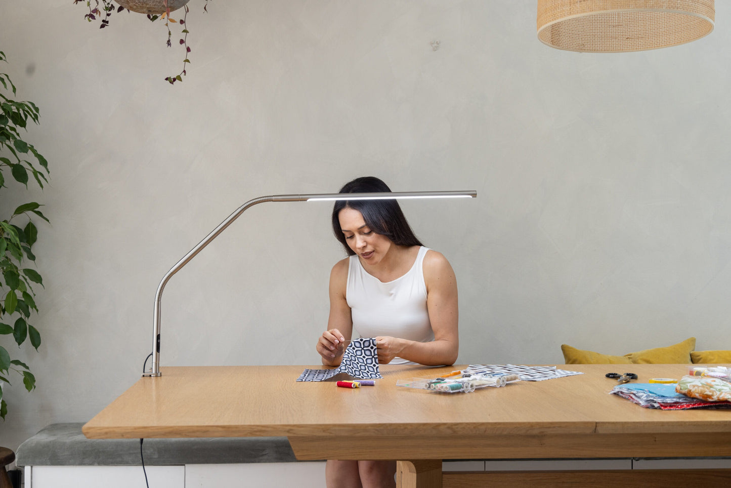 Lampă de Masă Slimline 4 Daylight – Oțel Periat
