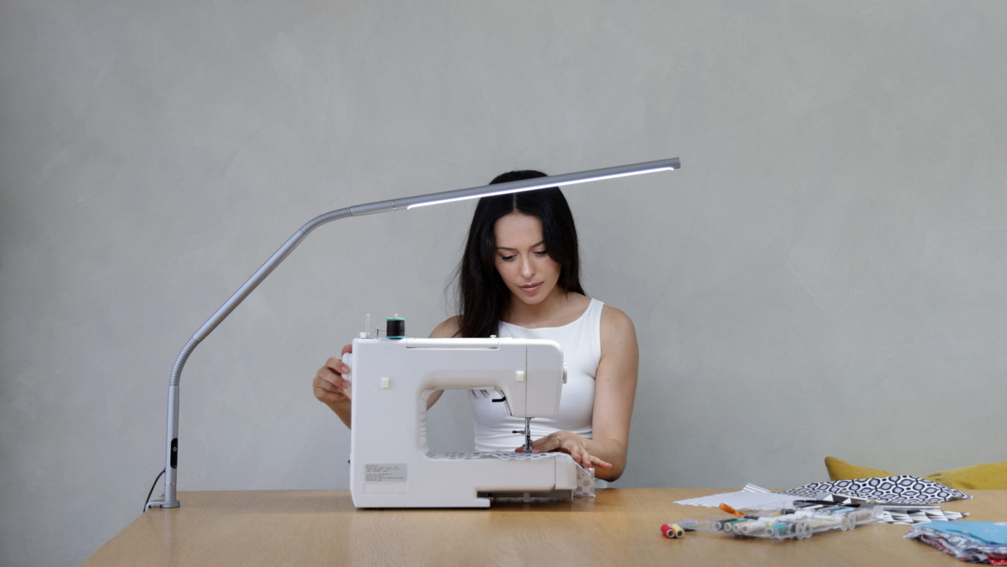 Lampă de Masă Slimline 4 Daylight – Gri Gheață